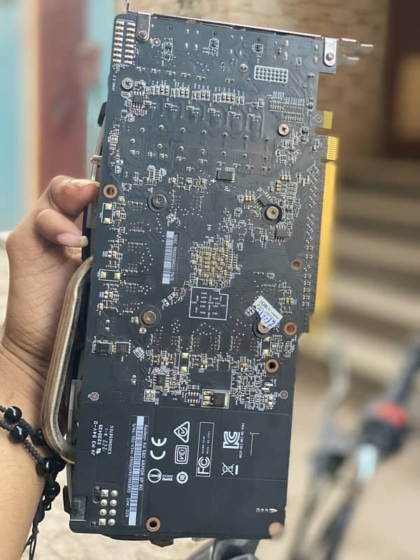 RX580 256bits  (8gb) 7