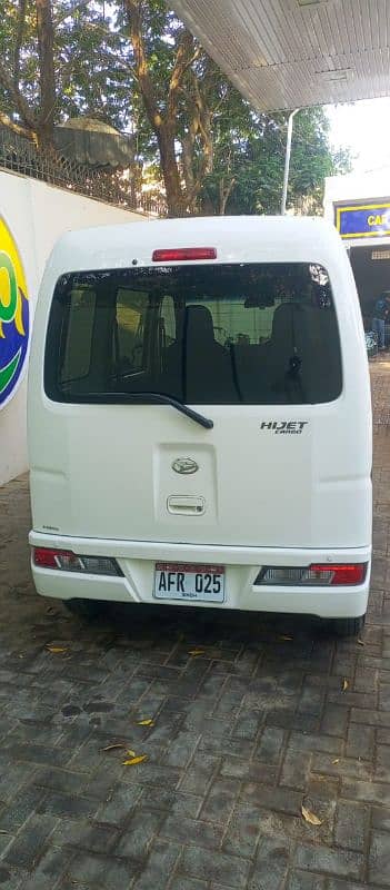 Daihatsu Hijet 2020 1