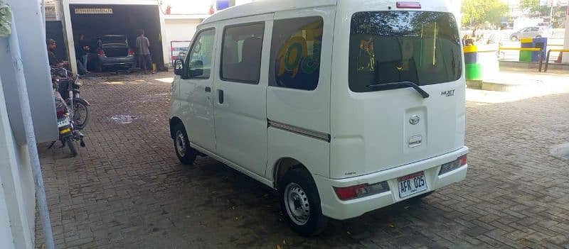 Daihatsu Hijet 2020 4