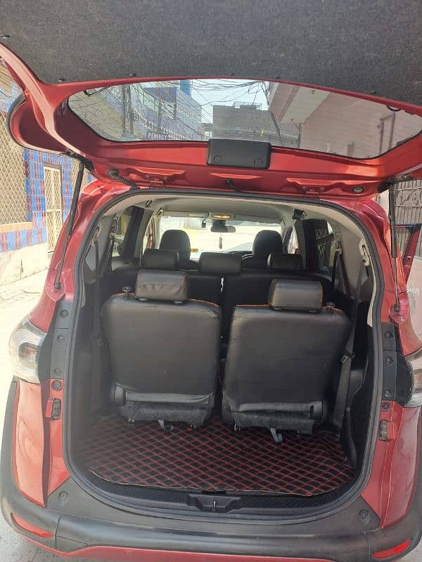 Toyota Sienta 2018 10