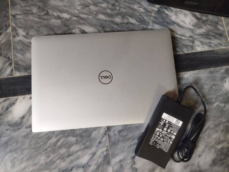 Dell Precision 5540 | i7 9thg | 16 512 | Graphic laptop 1