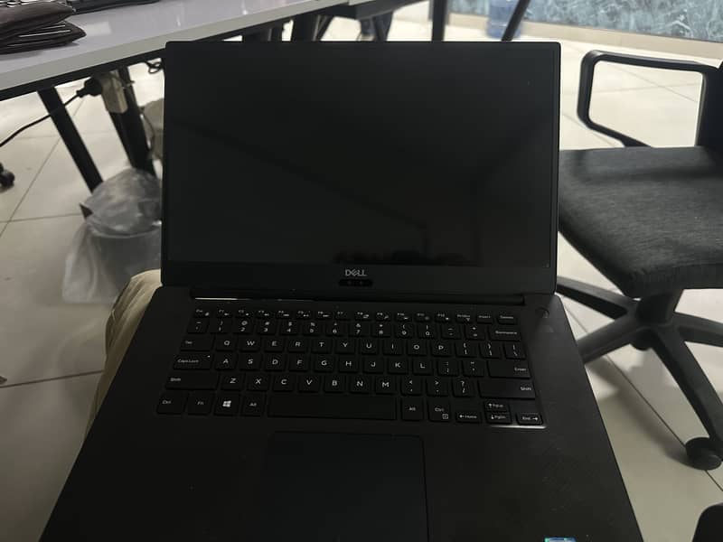 Precision 5540 i7 9th gen vPro 9850H 3