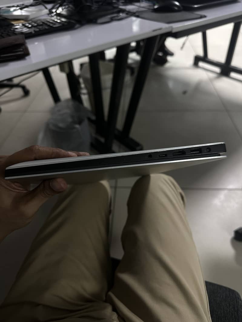 Precision 5540 i7 9th gen vPro 9850H 5