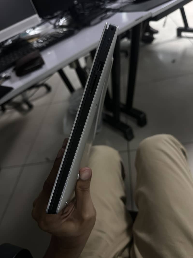 Precision 5540 i7 9th gen vPro 9850H 7