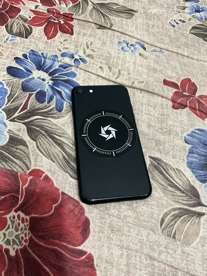 iphone se 3 A15 bionic chip 7