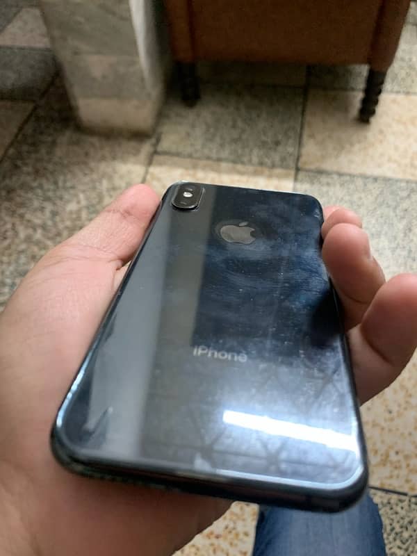 iPhone XS almost new condition black colour 7