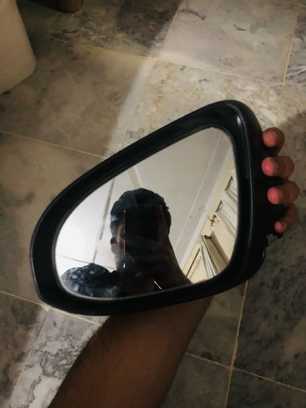 toyota Corolla grande side mirror single 0