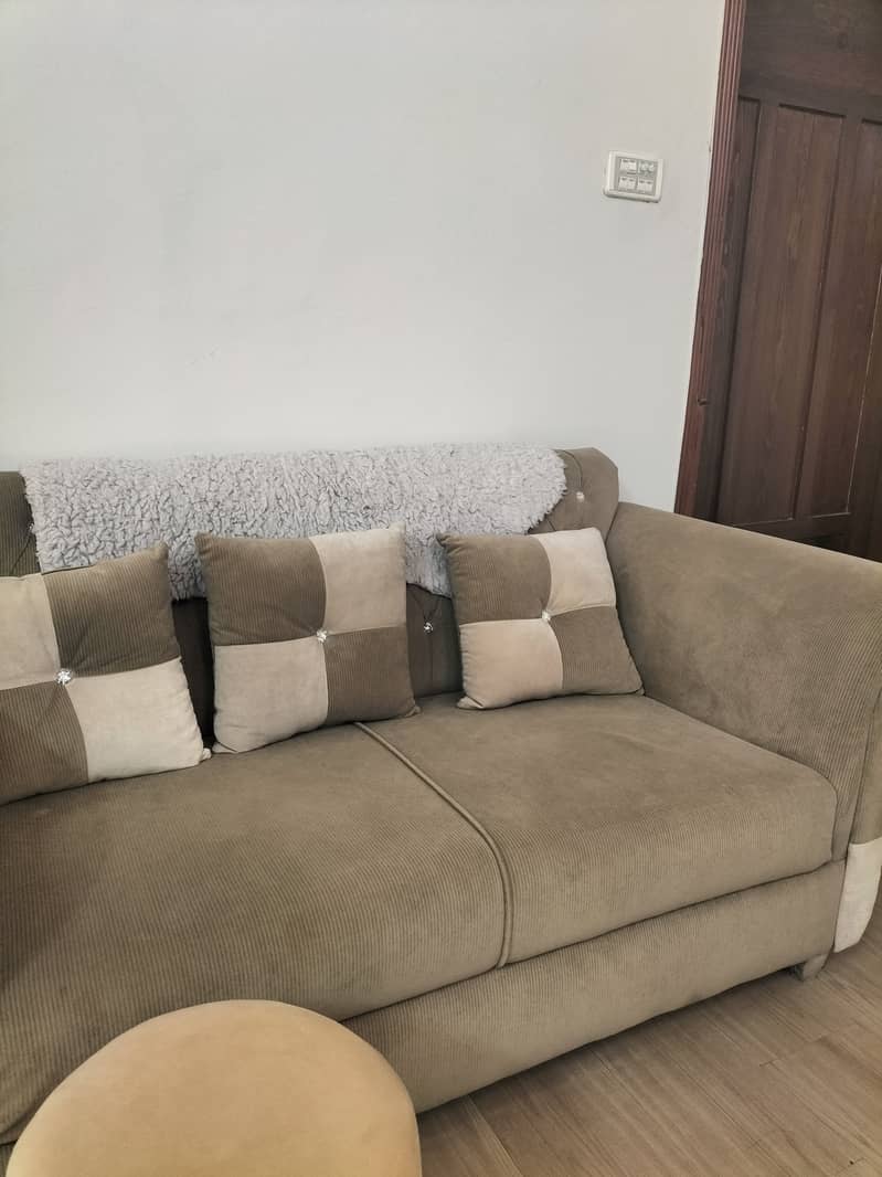 Seven seater sofa set in excellent condition 1
