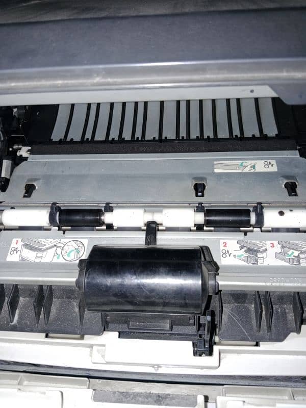 h. p 2727 printer for sale urgent A+ 6