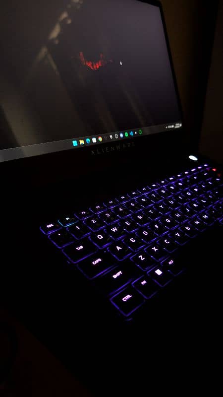Dell Alienware M15 R7, RTX 3060, Ryzen 7 6800H 4