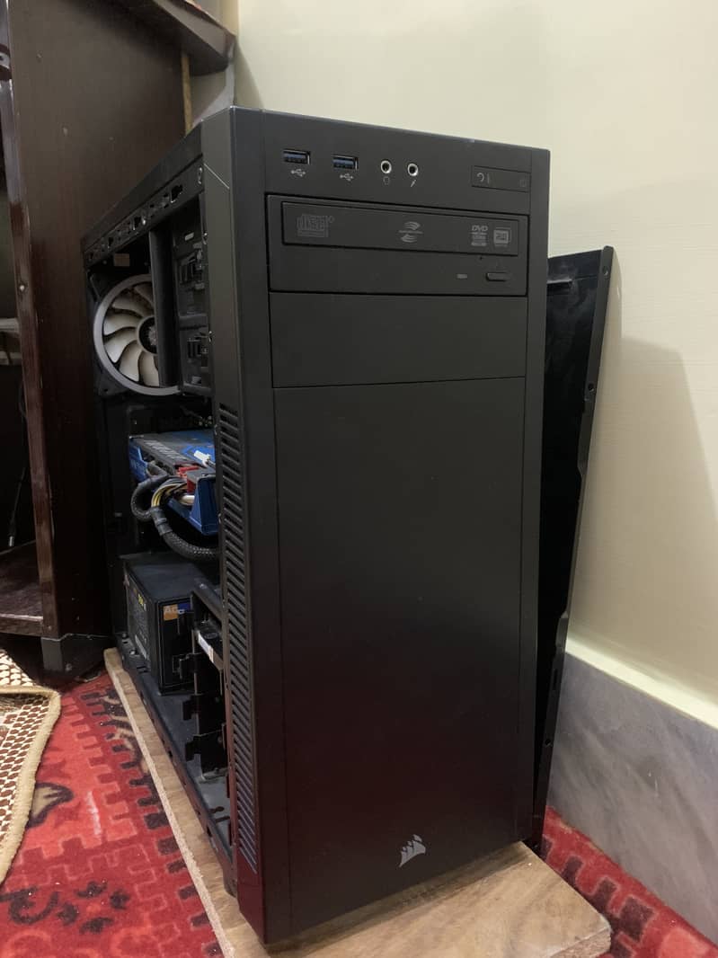 High-Performance Gaming Setup - i7 4770, RX 590 SE, 16GB RAM, SSD 0