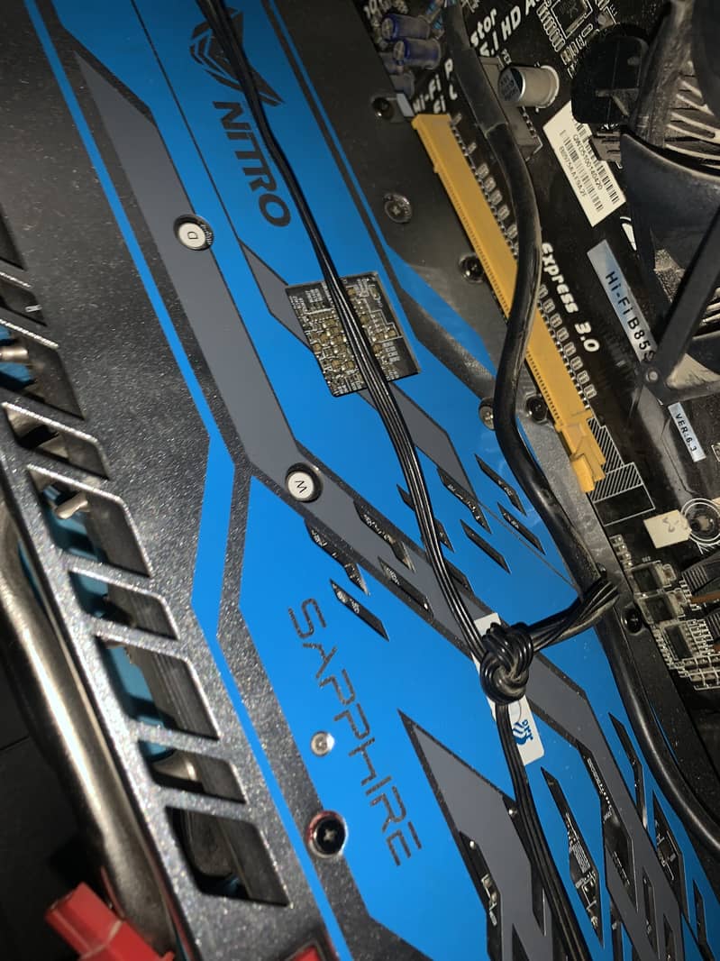 High-Performance Gaming Setup - i7 4770, RX 590 SE, 16GB RAM, SSD 4