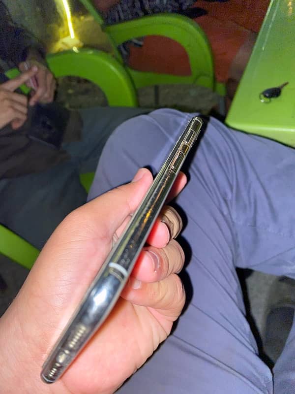 iphone Xsmax 10/10 3
