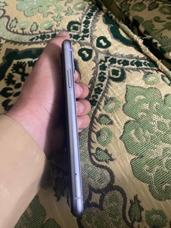 iPhone 11 1