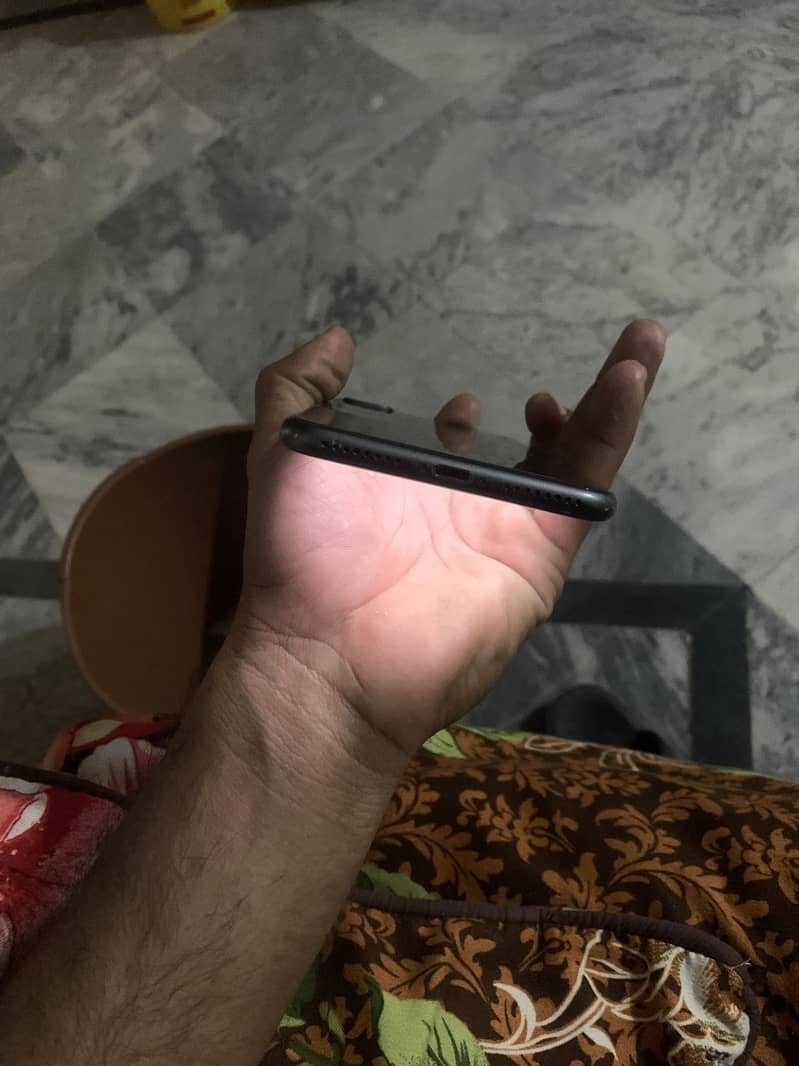 iPhone 8plus 64 hn jv 1
