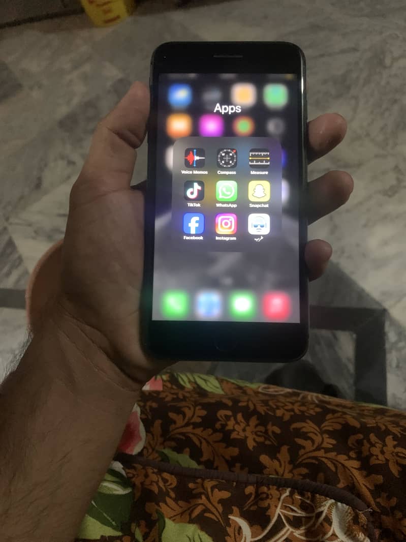 iPhone 8plus 64 hn jv 5