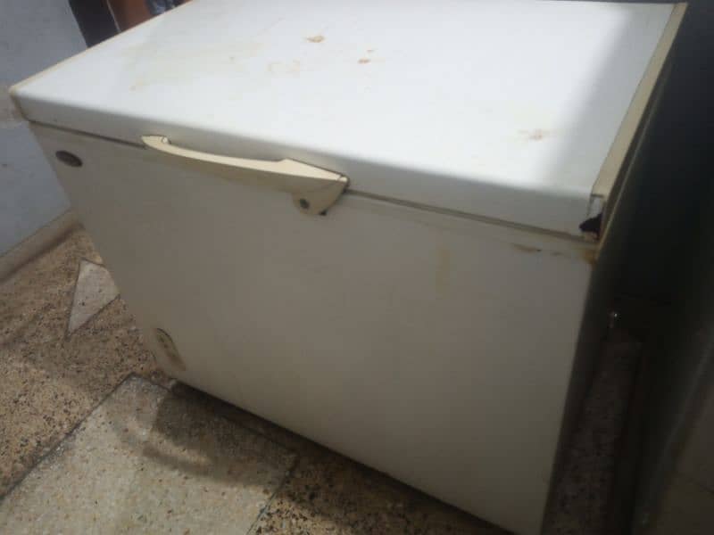working deep freezer available. for sale 4