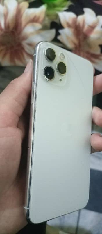 Camera ky pas sy lakin camera ko koi issue ni ha contact 03076067937 0