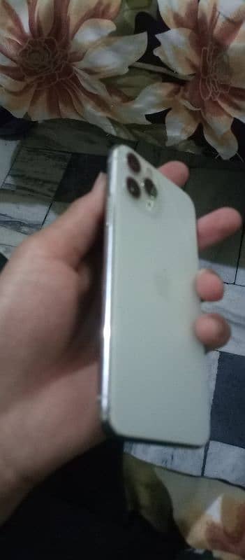 Camera ky pas sy lakin camera ko koi issue ni ha contact 03076067937 1