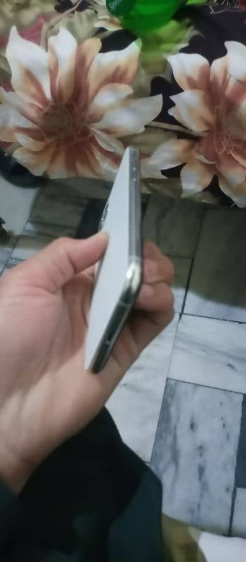 Camera ky pas sy lakin camera ko koi issue ni ha contact 03076067937 4
