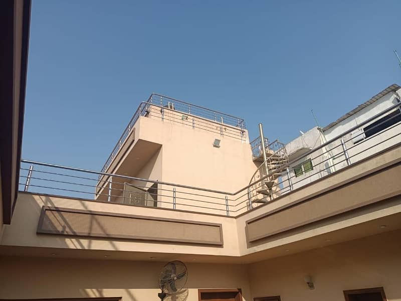 Gorgeous Prime Location 12 Marla House For Sale Available In Gulberg 3 4