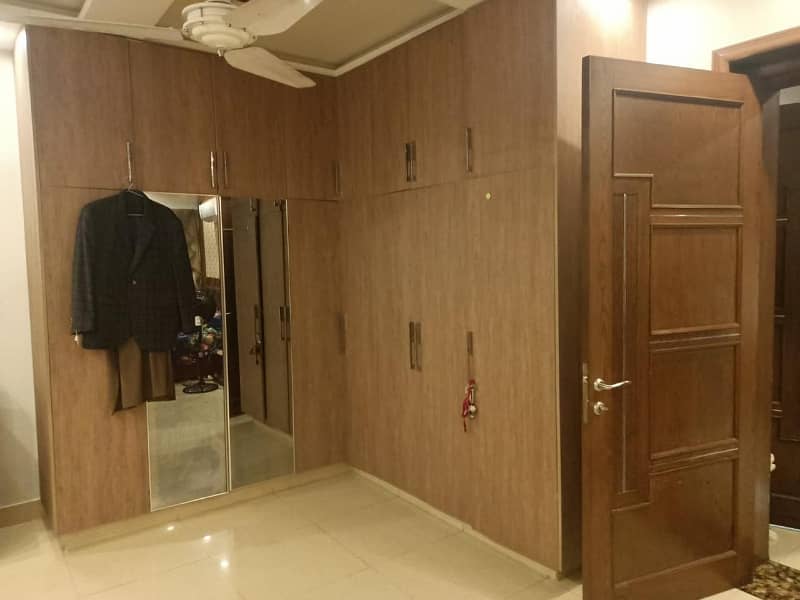 Gorgeous Prime Location 12 Marla House For Sale Available In Gulberg 3 7