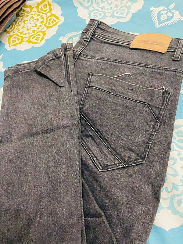 men jeans (1000 each) 0