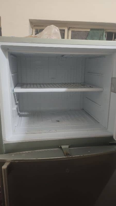 Dawlance Refrigerator medium size 2