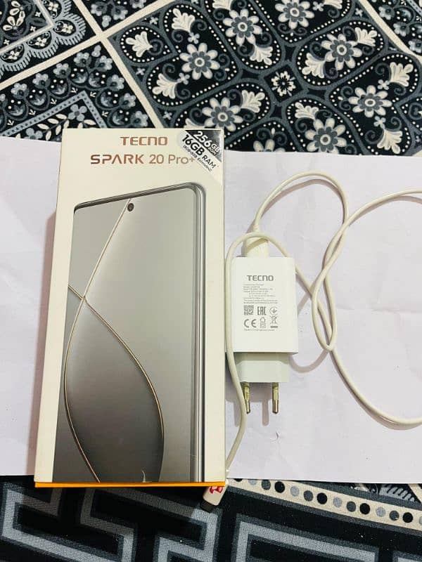 Tecno spark 20 pro plus 6