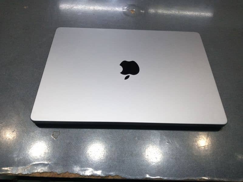 apple macbook pro m1 pro 3