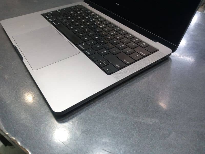 apple macbook pro m1 pro 6
