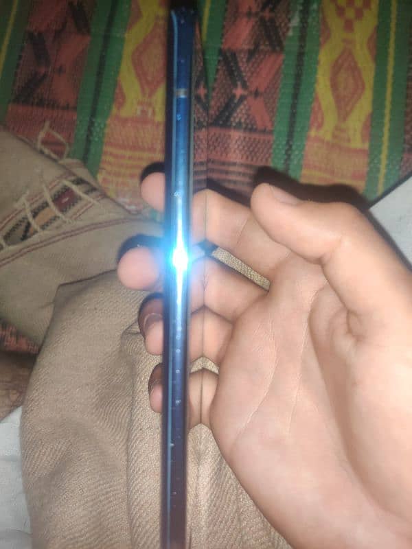 mobile ka camera agar Google pixel or iphone ko takkar na da to kahna 4