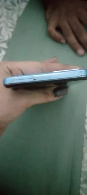 vivo y33s 8/10 condition 4