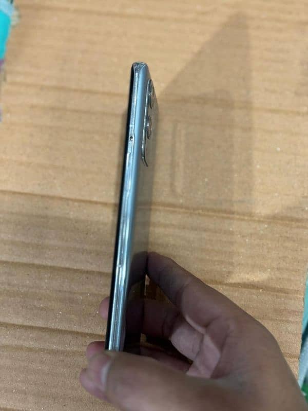 One plus 9 pro 5G 12/256 4