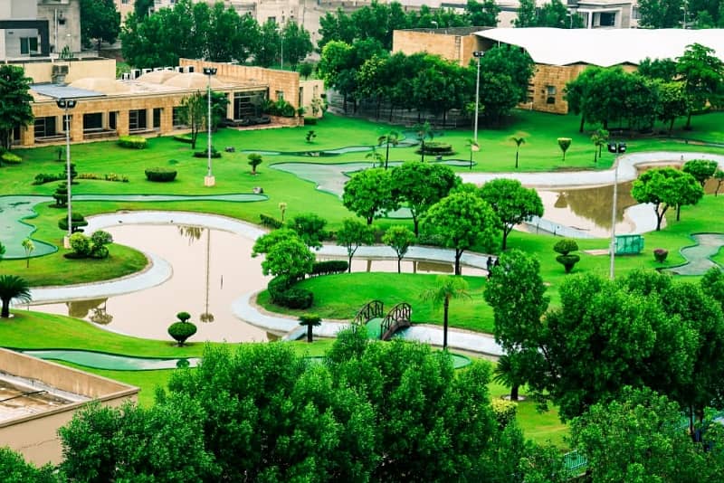 4 Marla Commercial with Possession&Utality paid with 120 feet Road For sale in C block bahria orchard lahore in Affordable price with Ideal Location 0