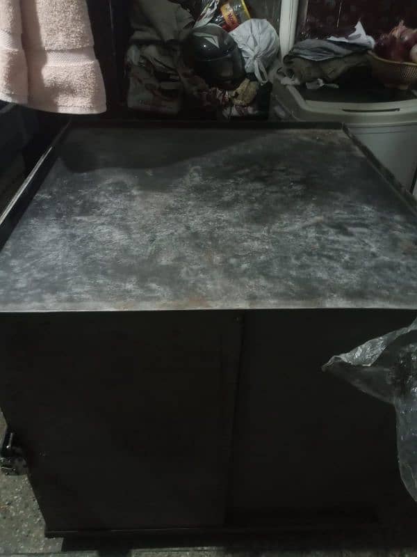 Handmate Burger Shawarma counter 4