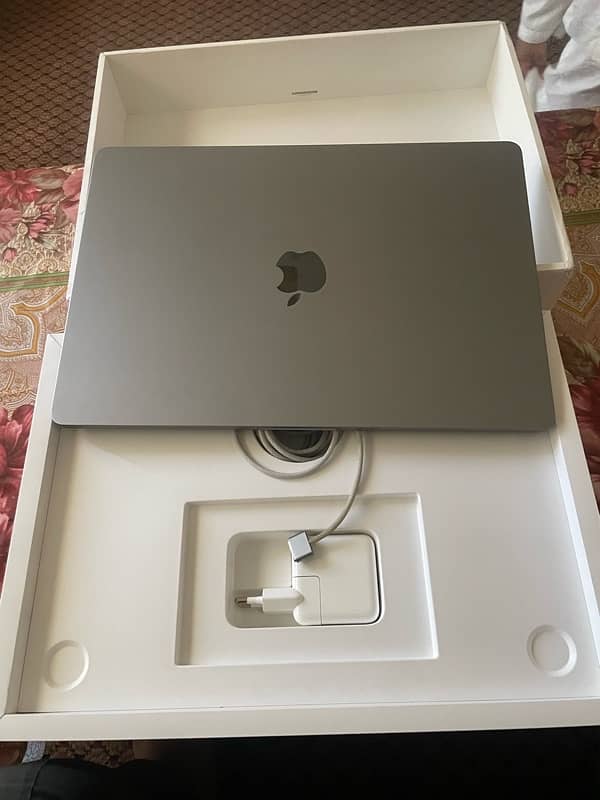 Macbook air M2 15’, 8/512 1
