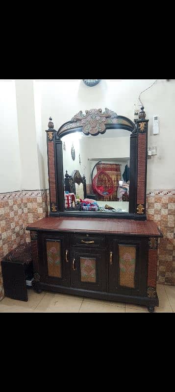 bed set shoukas and dressing table 1