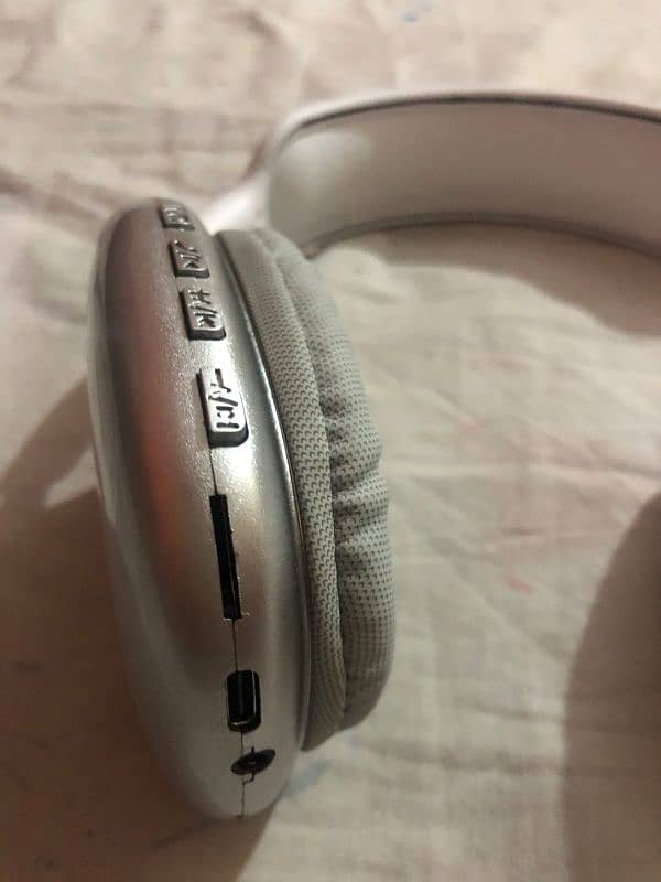 P9 Headphone good and new Conditions 2