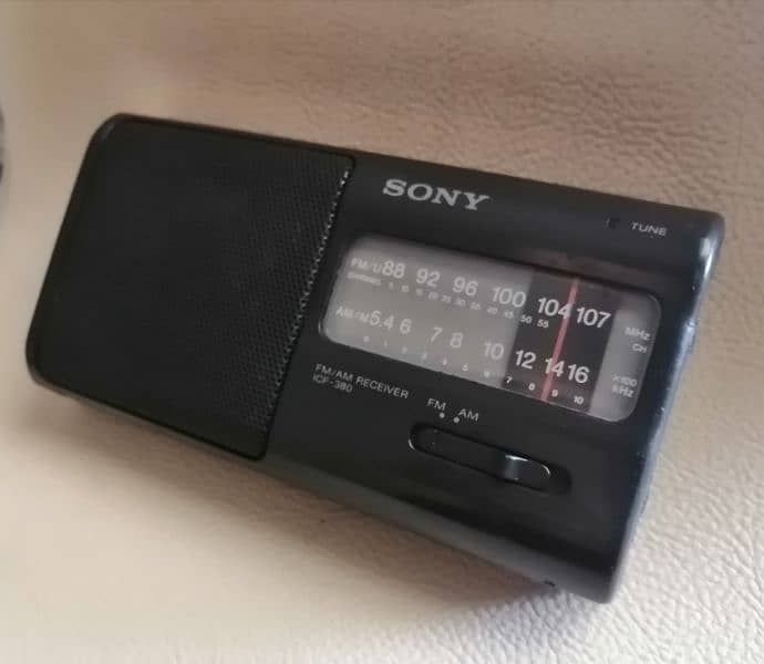 Radio Sony ICF-380 0