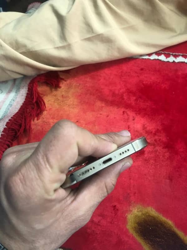 13 pro max jv non actuo 128 gb bettry helth 99 waterproof 6