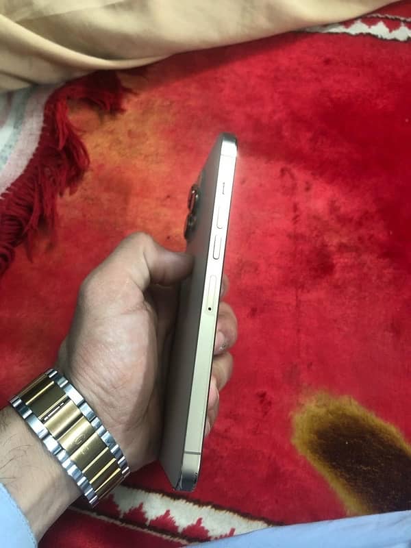 13 pro max jv non actuo 128 gb bettry helth 99 waterproof 7