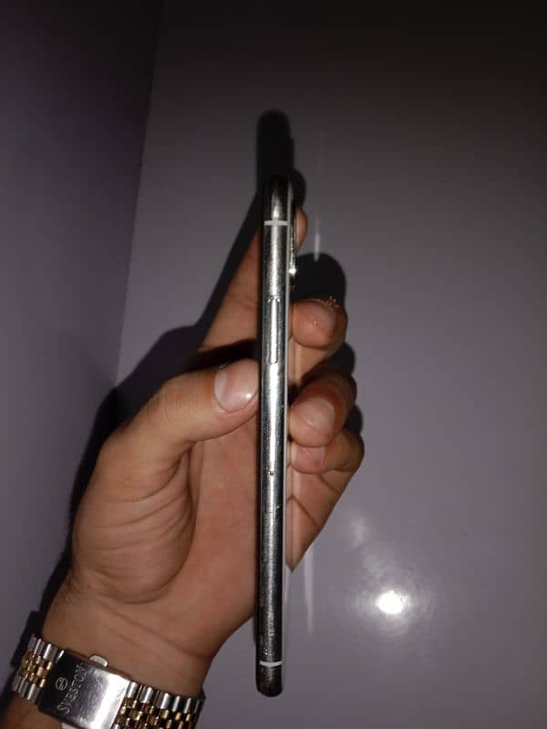 I Phone x 10 by 10 Condition Face I'd ok  battery 87 64 gb Pta approve 3