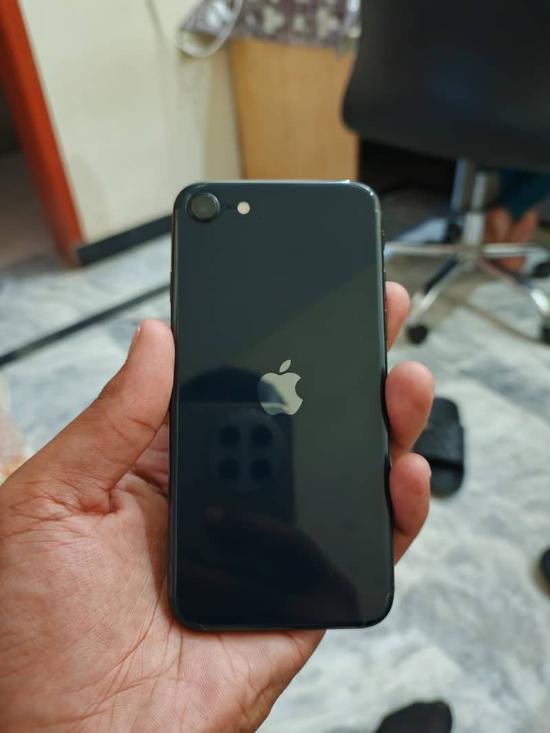 Iphone se 3rd gen 2022 4/64gb with box 3