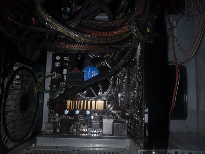 Intel i7 4790 Gigabyte z97 mobo 8gb ram 0