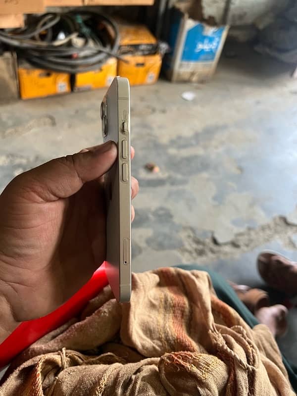 iphone 13  128gb pta approved 4