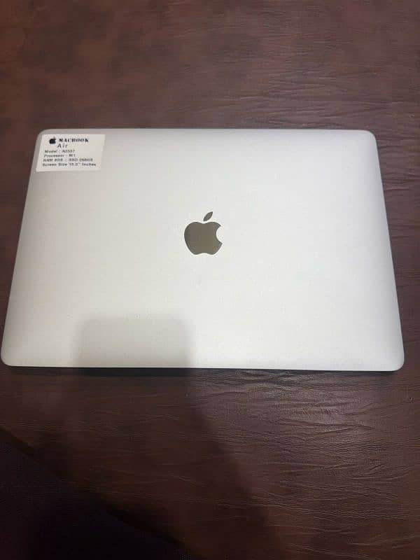 Macbook Air M1 8/256 0