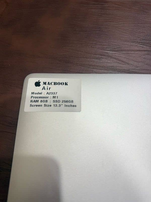 Macbook Air M1 8/256 1