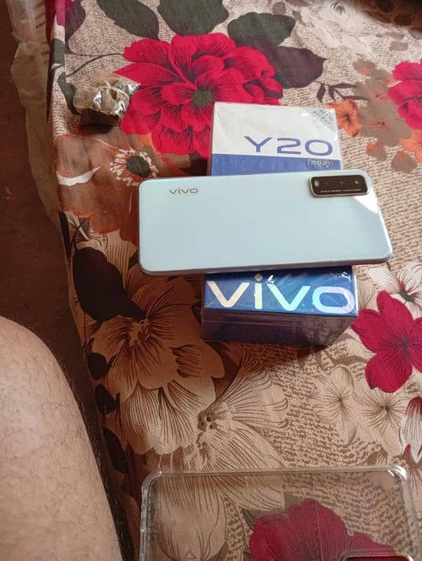 vivo y20 condition used like new ladies hand used 1