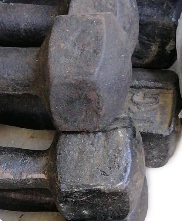 Iron dumbbell pair 10kg 3